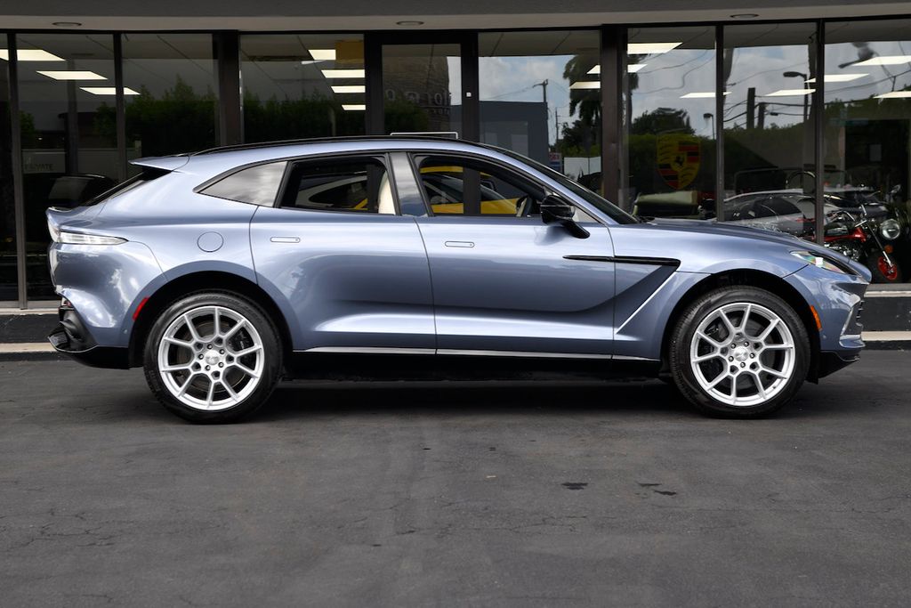 2024 Aston Martin DBX AWD - 22643275 - 16