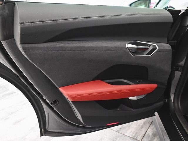 2024 Audi e-tron GT Premium Plus - 22922421 - 10