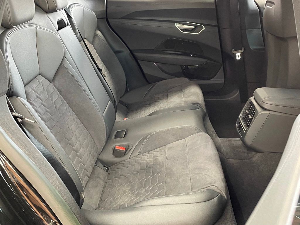 2024 Audi e-tron GT Premium Plus quattro - 22959918 - 22