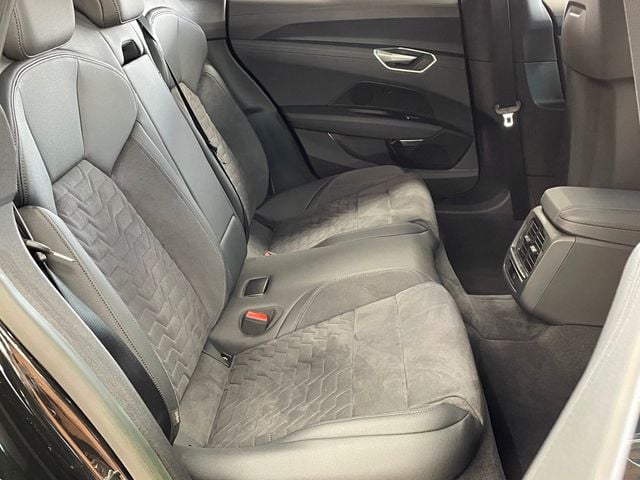 2024 Audi e-tron GT Premium Plus quattro - 22959918 - 22
