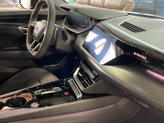 2024 Audi e-tron GT Premium Plus quattro - 22959918 - 27