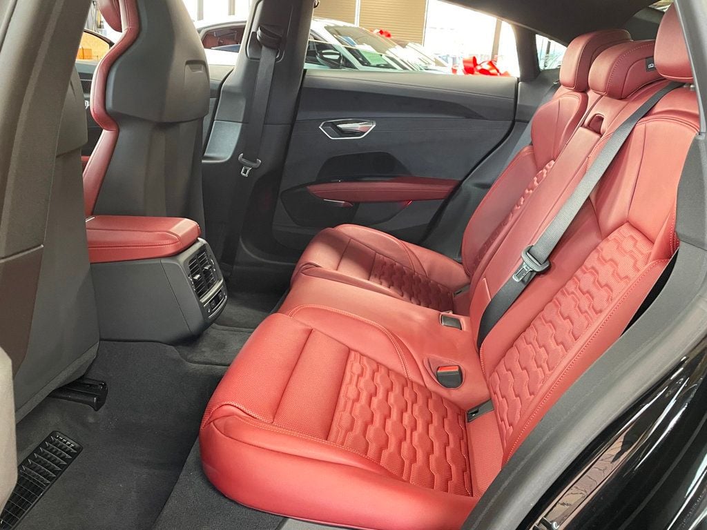 2024 Audi e-tron GT Premium Plus quattro - 22959921 - 22