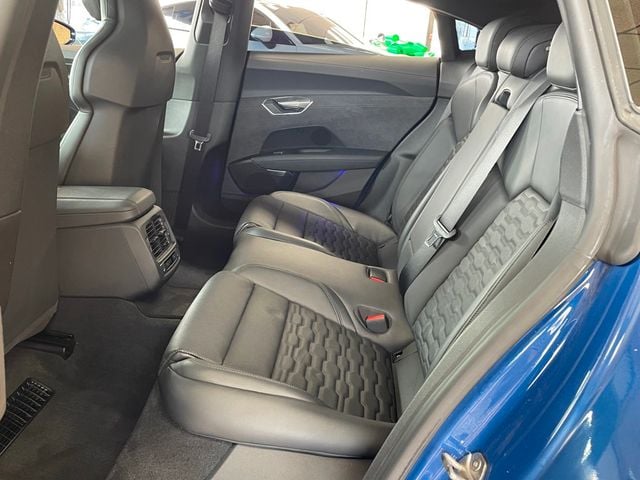 2024 Audi e-tron GT Premium Plus quattro - 22986359 - 18