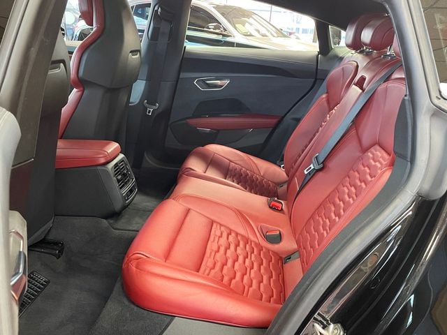 2024 Audi e-tron GT Premium Plus quattro - 22993088 - 19