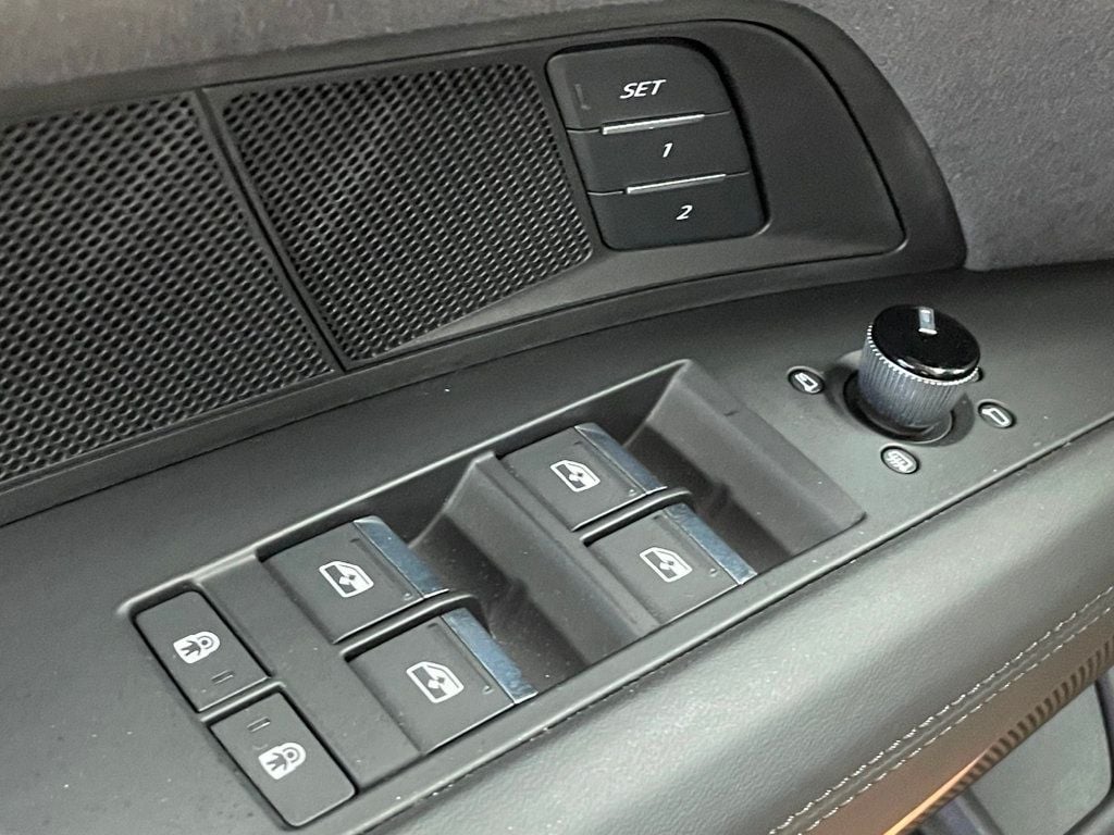 2024 Audi e-tron GT Premium Plus quattro - 22997732 - 18