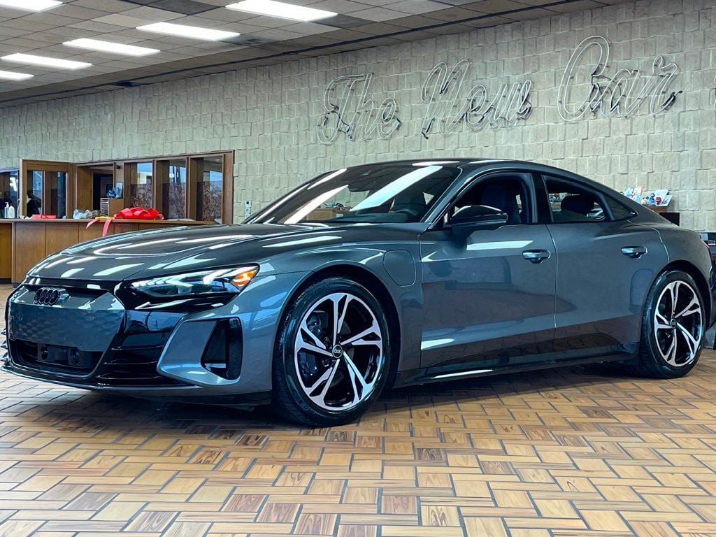 2024 Audi e-tron GT Premium Plus quattro - 22997732 - 4
