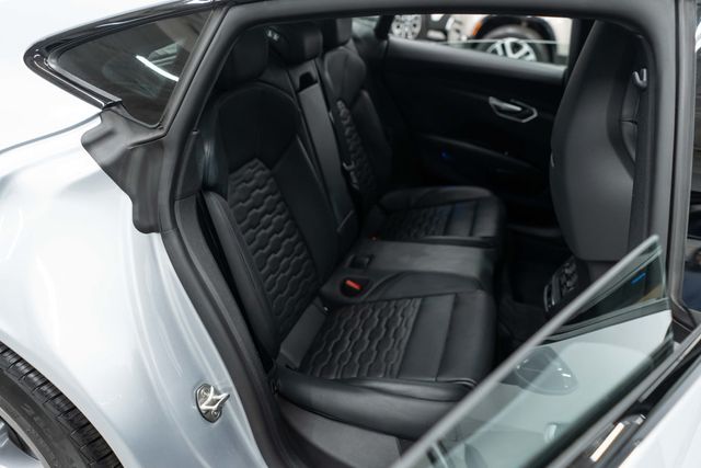 2024 Audi e-tron GT Premium Plus quattro - 23024256 - 12