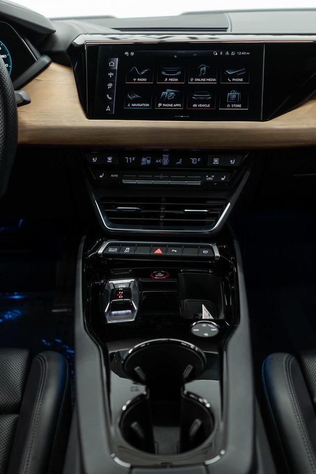 2024 Audi e-tron GT Premium Plus quattro - 23024256 - 19