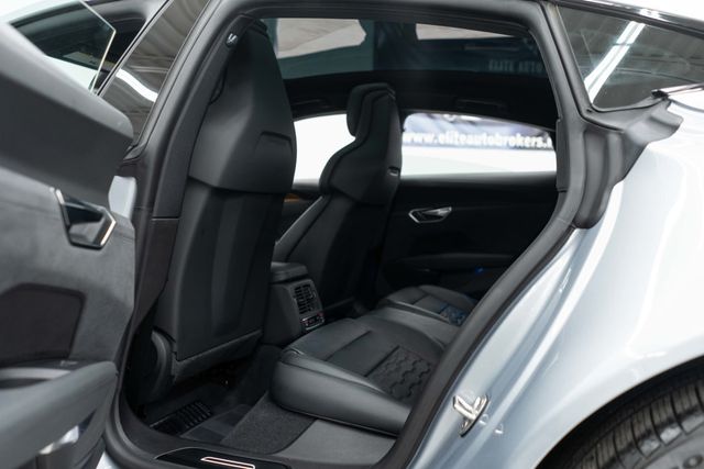 2024 Audi e-tron GT Premium Plus quattro - 23024256 - 35