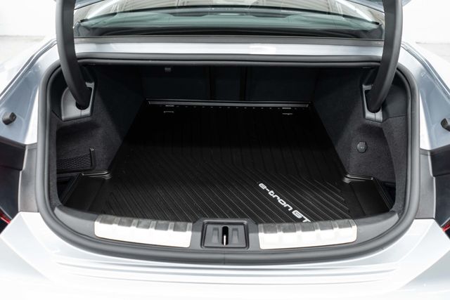 2024 Audi e-tron GT Premium Plus quattro - 23024256 - 36