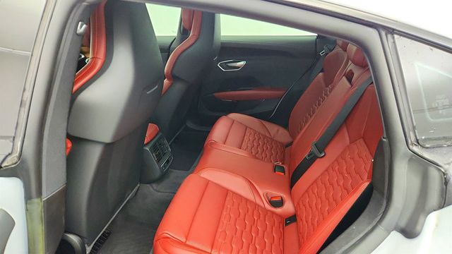 2024 Audi e-tron GT Premium Plus quattro w/ Full Leather Interior & Performance Pkg - 23023590 - 20