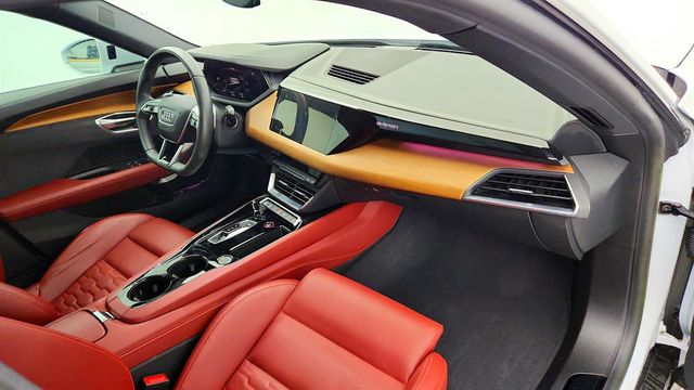 2024 Audi e-tron GT Premium Plus quattro w/ Full Leather Interior & Performance Pkg - 23023590 - 24