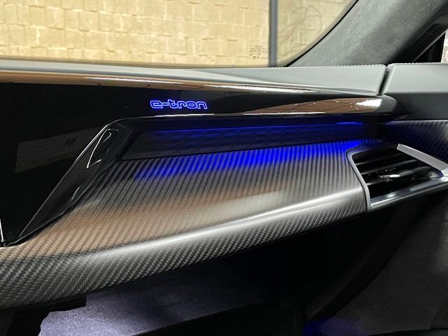 2024 Audi e-tron GT Prestige quattro - 22993639 - 43