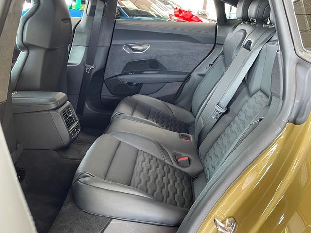 2024 Audi e-tron GT Prestige quattro - 23023582 - 16