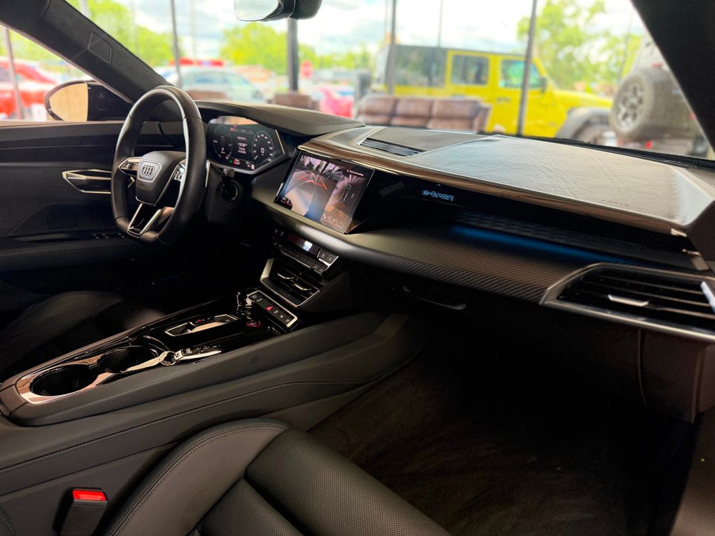 2024 Audi e-tron GT Prestige quattro - 23042563 - 17