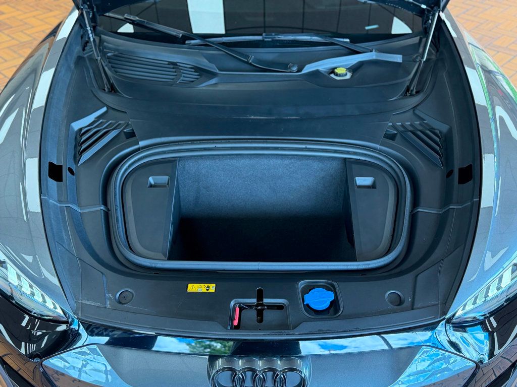 2024 Audi e-tron GT Prestige quattro - 23042563 - 28