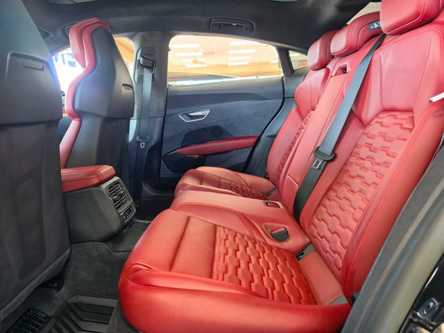 2024 Audi e-tron GT Prestige quattro - 23061825 - 18