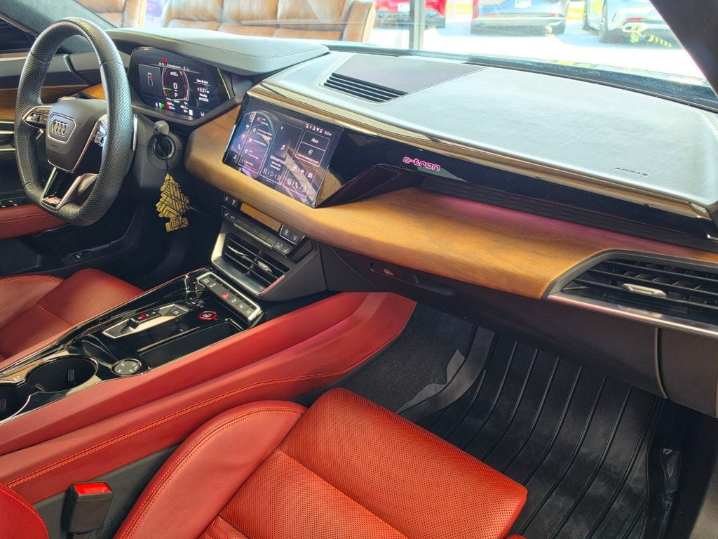 2024 Audi e-tron GT Prestige quattro - 23061825 - 26