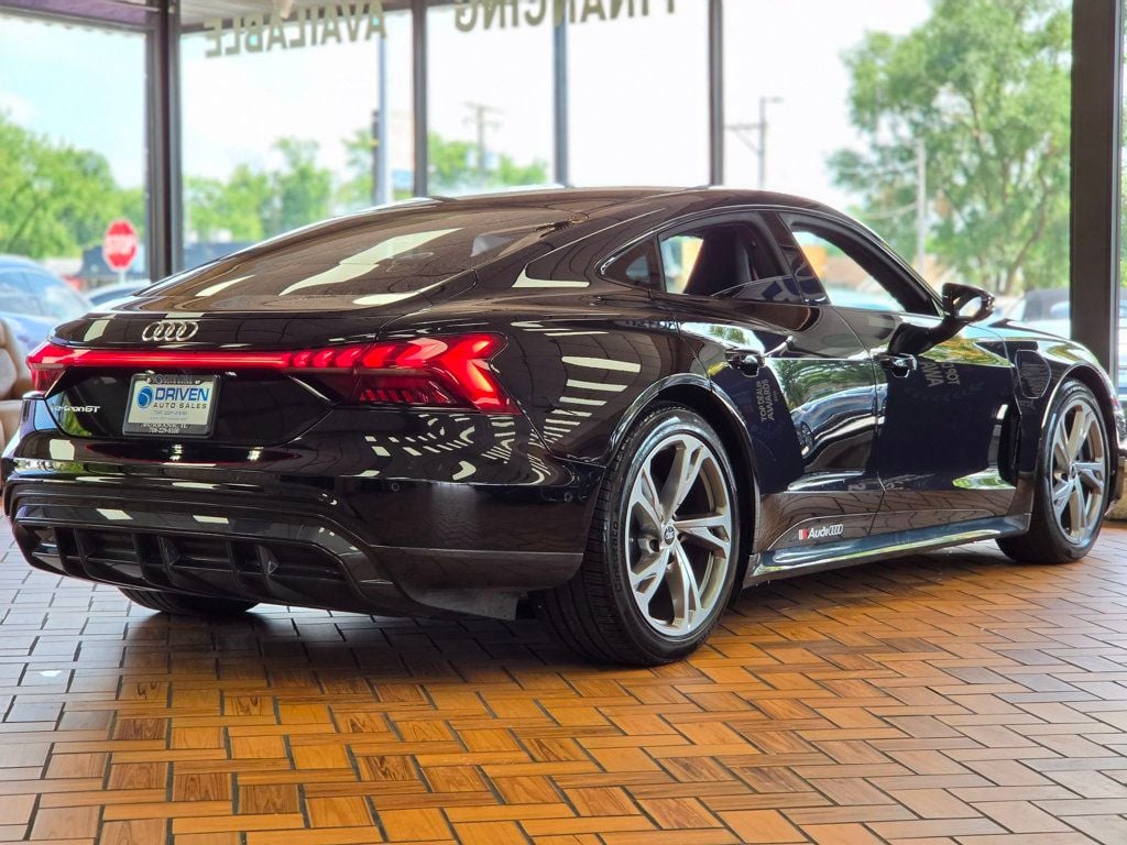 2024 Audi e-tron GT Prestige quattro - 23061825 - 8