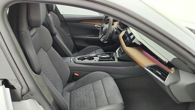 2024 Audi e-tron GT Prestige quattro - 22949218 - 23