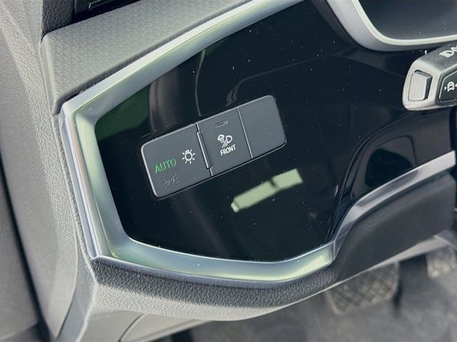 2024 Audi Q3 S line Premium 45 TFSI quattro - 22984022 - 9