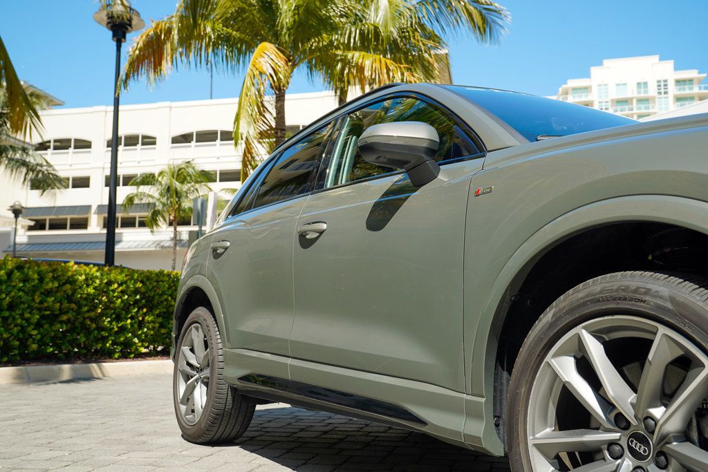 2024 Audi Q3 S line Premium Plus 45 TFSI photo 9