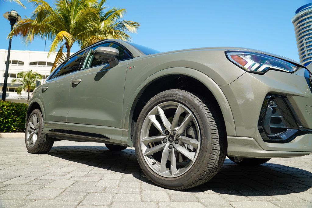 2024 Audi Q3 S line Premium Plus 45 TFSI photo 11