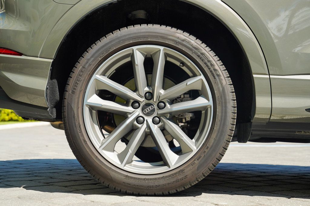 2024 Audi Q3 S line Premium Plus 45 TFSI photo 17
