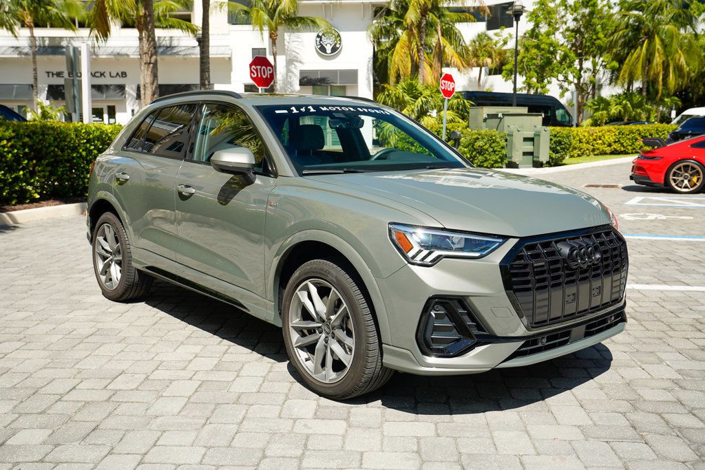 2024 Audi Q3 S line Premium Plus 45 TFSI photo 3