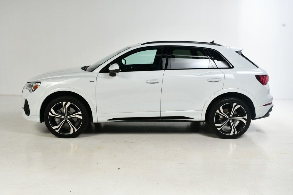 2024 Audi Q3 S line Premium Plus 45 TFSI photo 3
