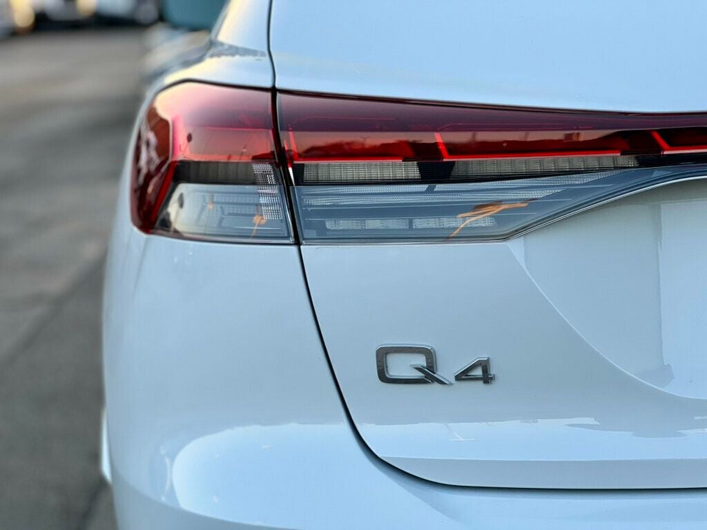 2024 Audi Q4 50 55 E-tron Premium photo 9