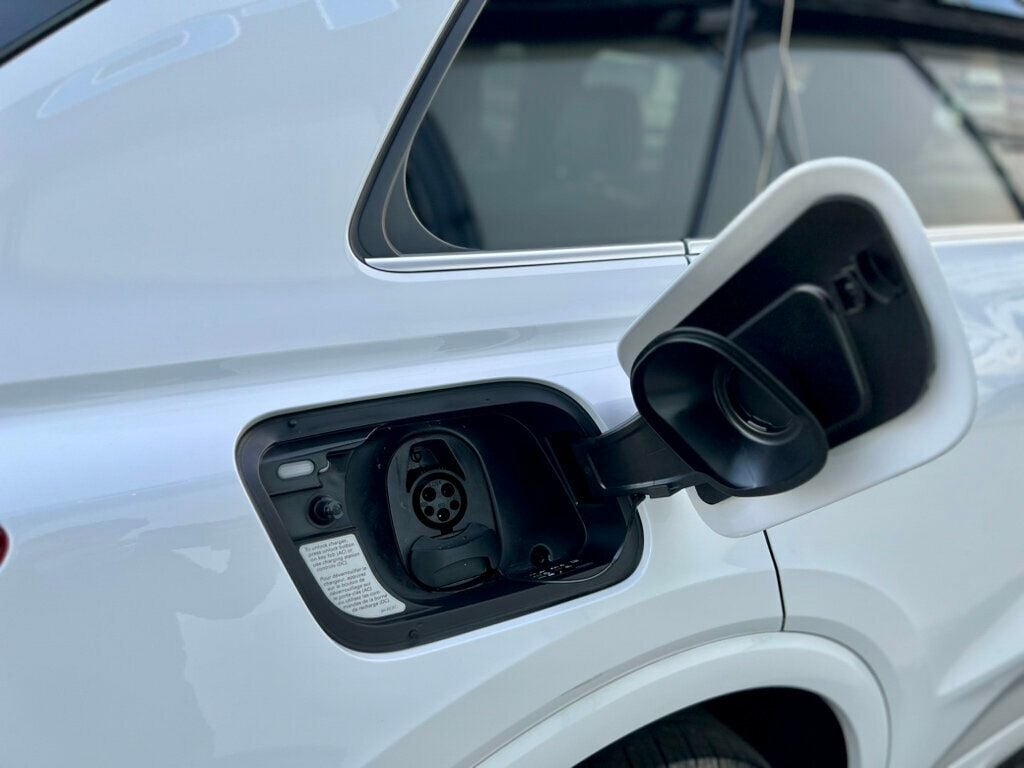 2024 Audi Q4 50 55 E-tron Premium photo 11