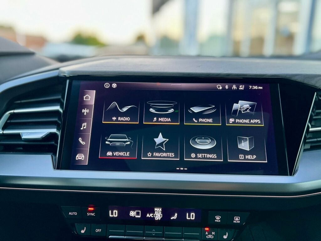2024 Audi Q4 50 55 E-tron Premium photo 22