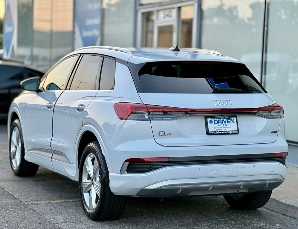 2024 Audi Q4 50 55 E-tron Premium photo 3