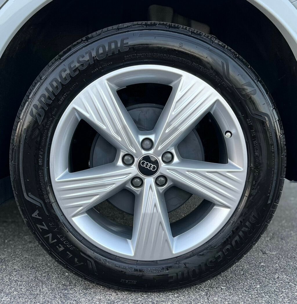 2024 Audi Q4 50 55 E-tron Premium photo 28