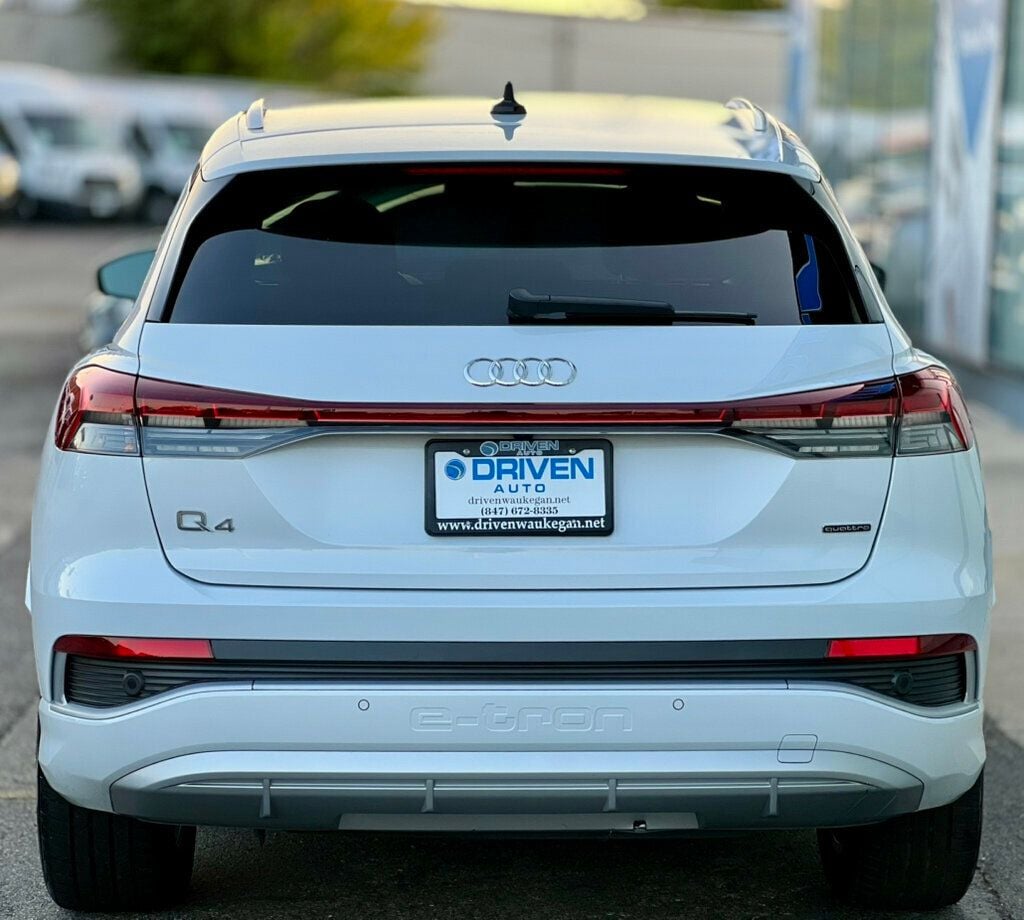 2024 Audi Q4 50 55 E-tron Premium photo 4