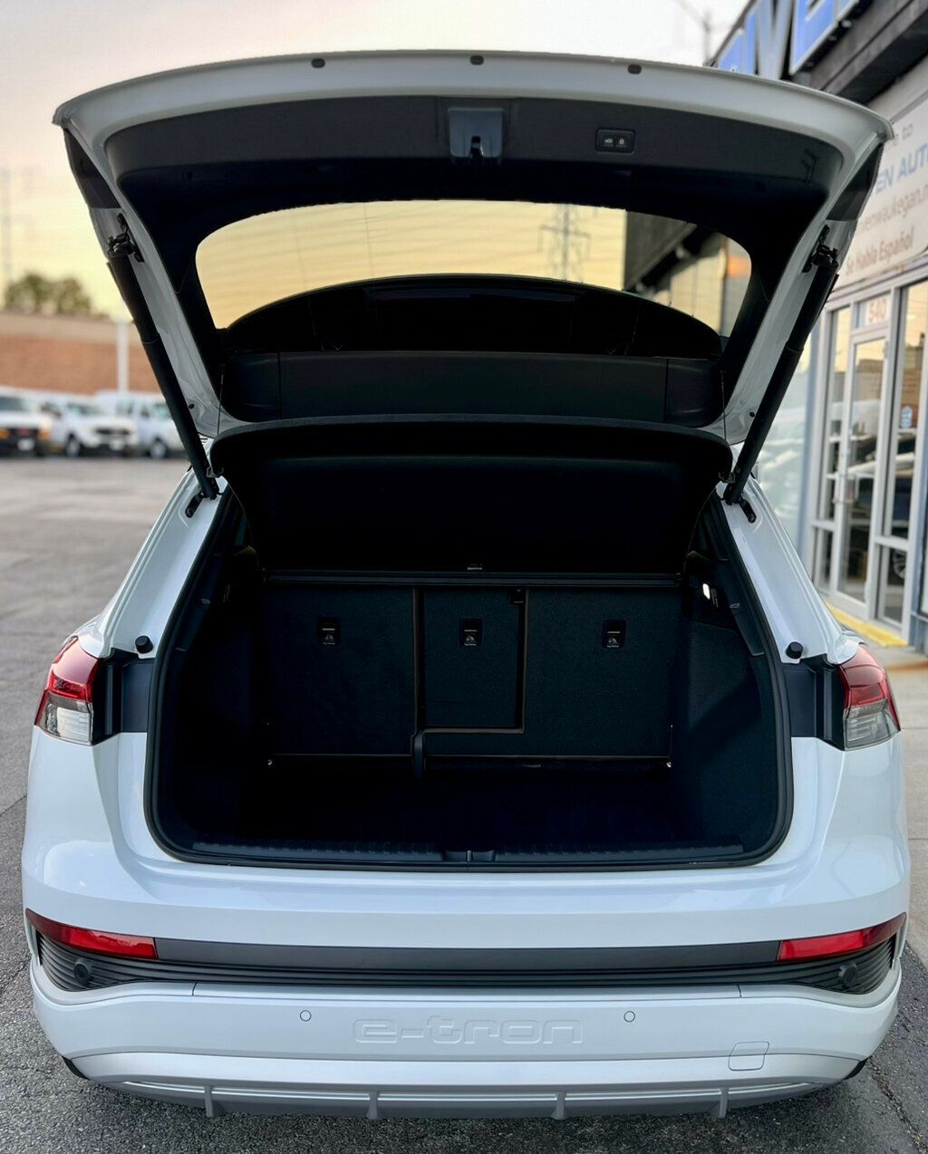 2024 Audi Q4 50 55 E-tron Premium photo 8