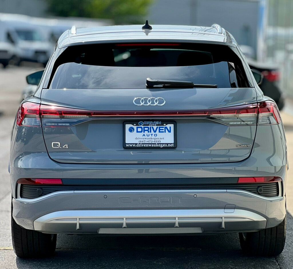 2024 Audi Q4 50 55 E-tron Premium photo 3