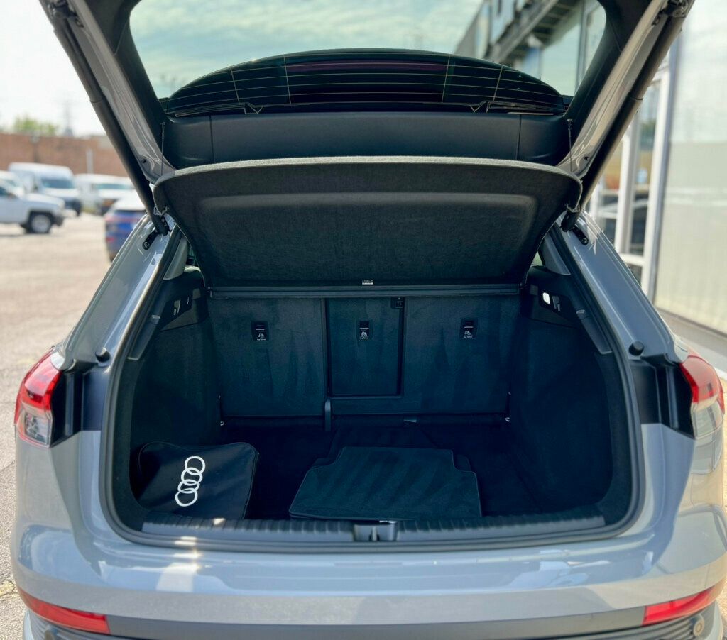 2024 Audi Q4 50 55 E-tron Premium photo 6