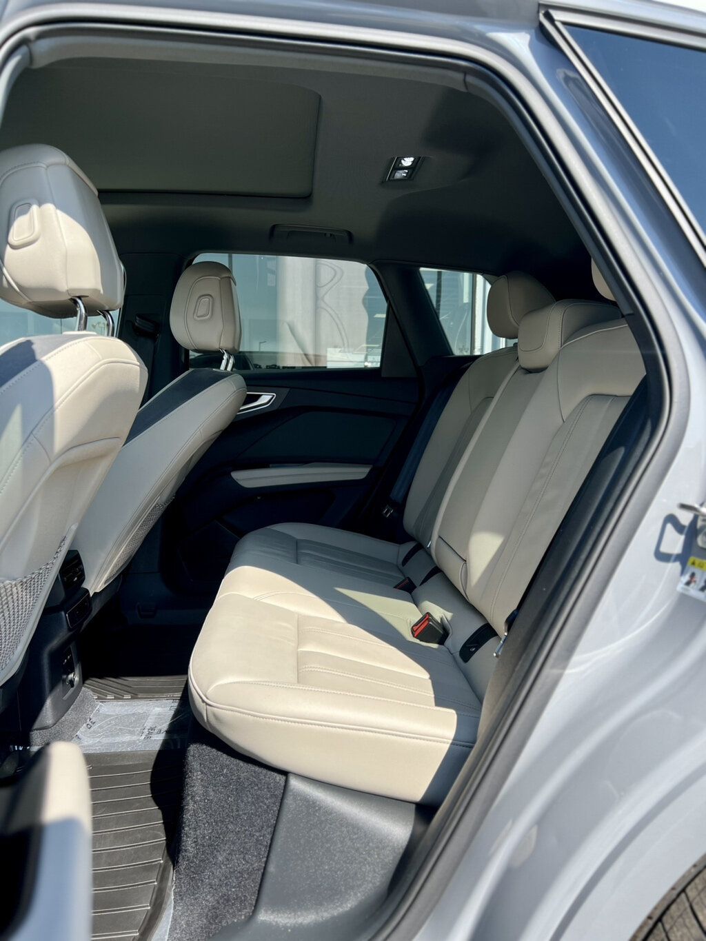 2024 Audi Q4 e-tron Premium 55 quattro - 23055948 - 16