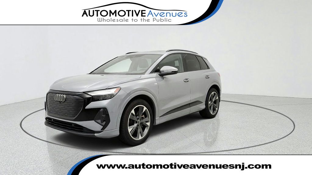 2024 Audi Q4 e-tron Premium Plus 55 quattro w/ Black Optic Pkg & Trailer Hitch - 23081006 | Video 1