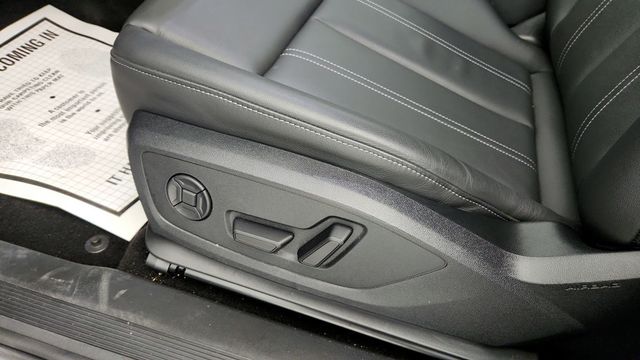 2024 Audi Q4 e-tron Premium Plus 55 quattro with Black Optic Package - 22945330 - 11