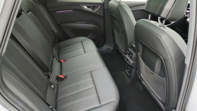 2024 Audi Q4 e-tron Premium Plus 55 quattro with Black Optic Package - 22946567 - 23