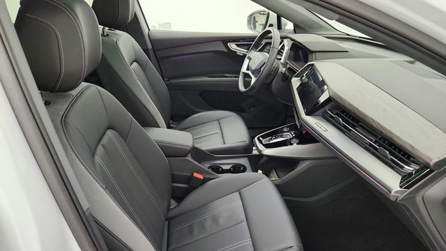 2024 Audi Q4 e-tron Premium Plus 55 quattro with Black Optic Package - 22946567 - 24