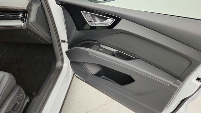 2024 Audi Q4 e-tron Premium Plus 55 quattro with Black Optic Package - 22946567 - 26