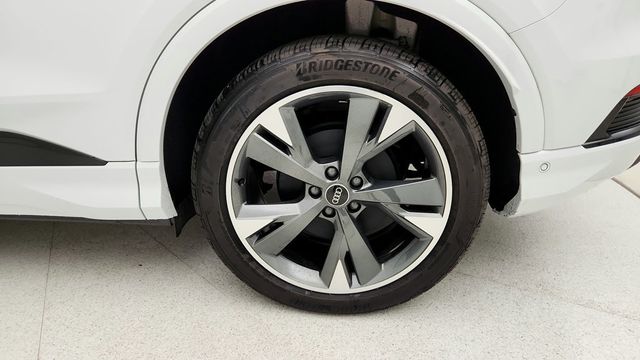 2024 Audi Q4 e-tron Premium Plus 55 quattro with Black Optic Package - 22946567 - 8