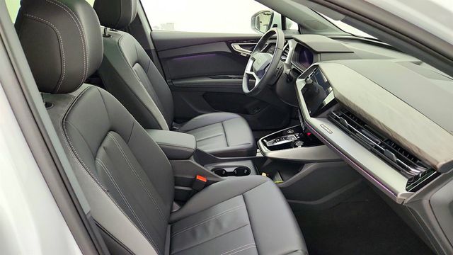 2024 Audi Q4 e-tron Premium Plus 55 quattro with Black Optic Package - 22956545 - 24