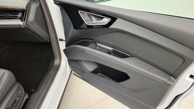 2024 Audi Q4 e-tron Premium Plus 55 quattro with Black Optic Package - 22956545 - 26