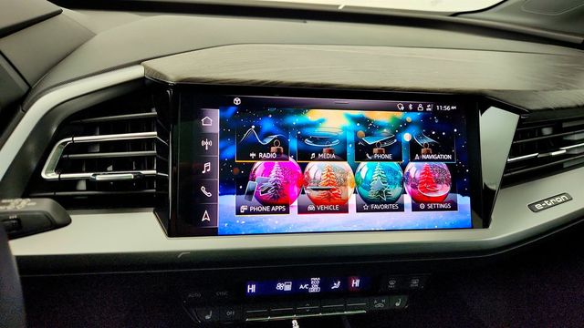 2024 Audi Q4 e-tron Premium Plus 55 quattro with Black Optic Package - 22956545 - 37