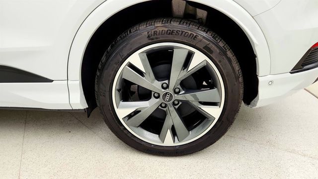 2024 Audi Q4 e-tron Premium Plus 55 quattro with Black Optic Package - 22956545 - 8